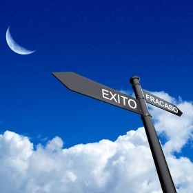 Exito - Fracaso, flechas, direcciones, cielo, errores