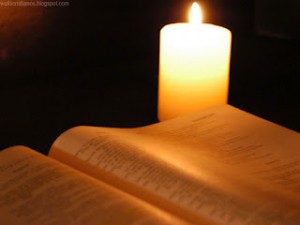 santa Biblia, escrituras, palabra de Dios, abierta
