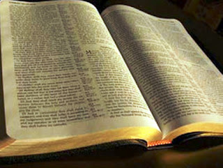 Biblia antigua, palabra de Dios, escritura, abierta, confesión, era
