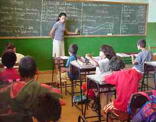 Maestros, dia del maestro, profesora, enseñar, alumno, clase, pizarra, escuela